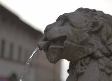 Assisi - Brunnen auf dem Marktplatz