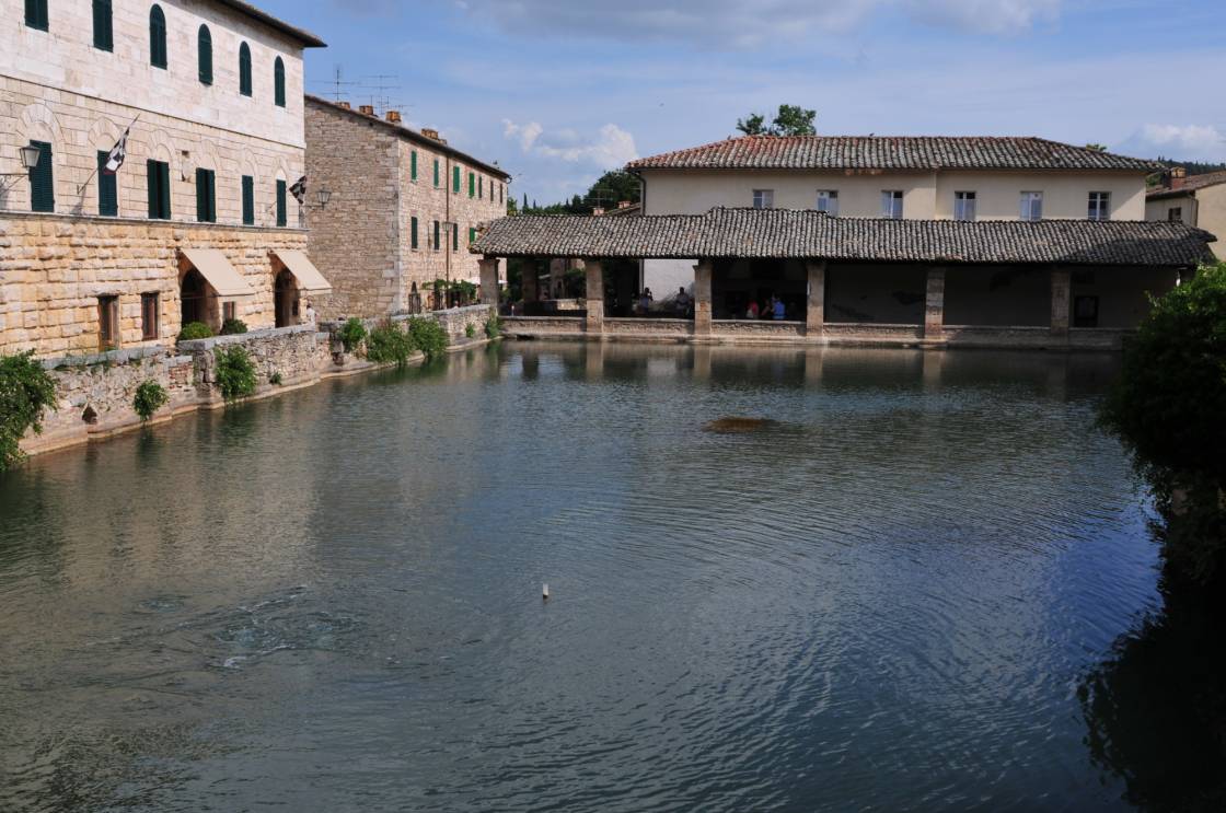 Der Markplatz von Bagno Vignoni: ein Schwimmbecken!