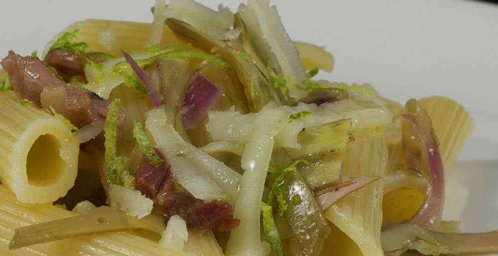 Pasta con carciofi e speck. Foto: www.campagnamica.it