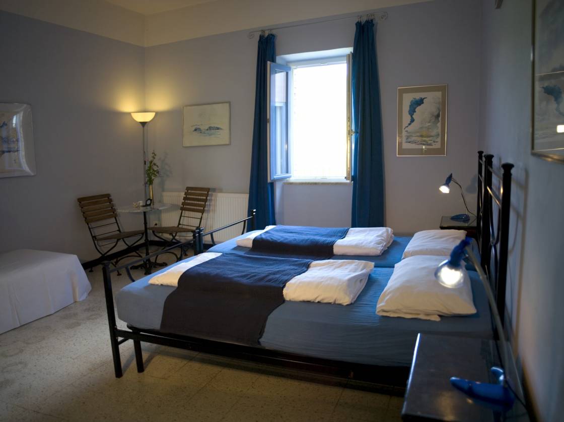 Peperino blue bedroom 2280