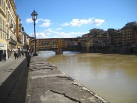 Der Pontevecchio in Florenz, eine der Hauptsehenswürdigkeiten der Kulturstadt am Arno