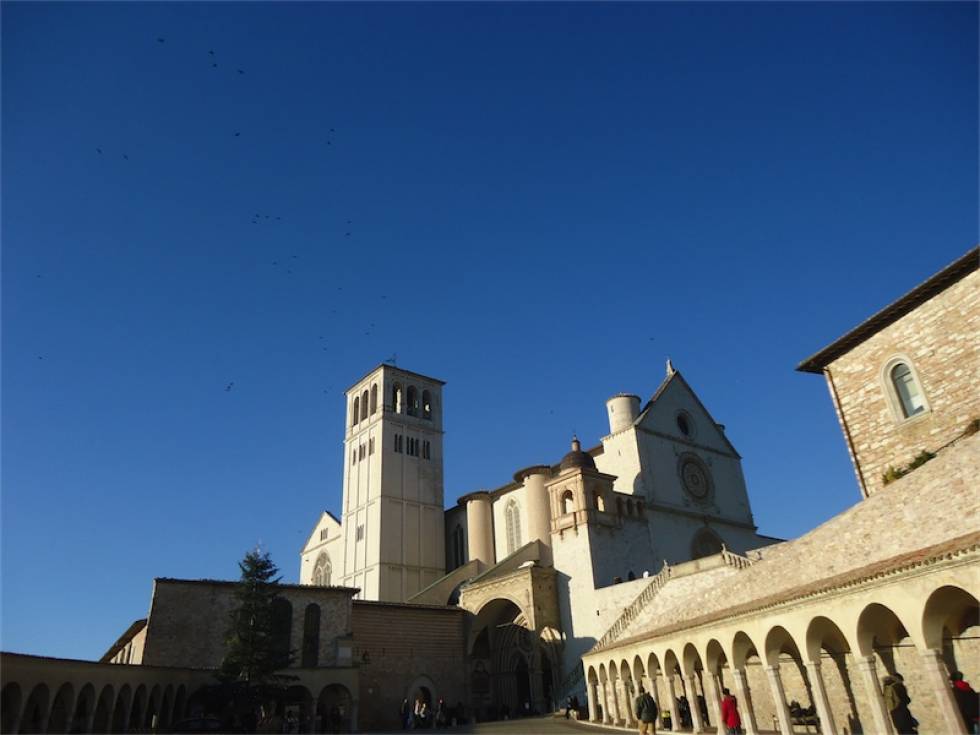 Assisi, Basilica San Francesco, eine der Hauptsehenswürdigkeiten Umbriens mit ihren berühmten Fresken von Giotto