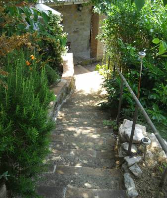 Treppe zum Appartement "La Mimosa"