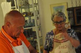 Ornella und Franco an der Pastamaschine