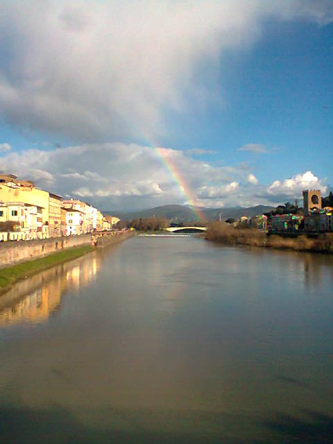 Regenbogen über dem Arno